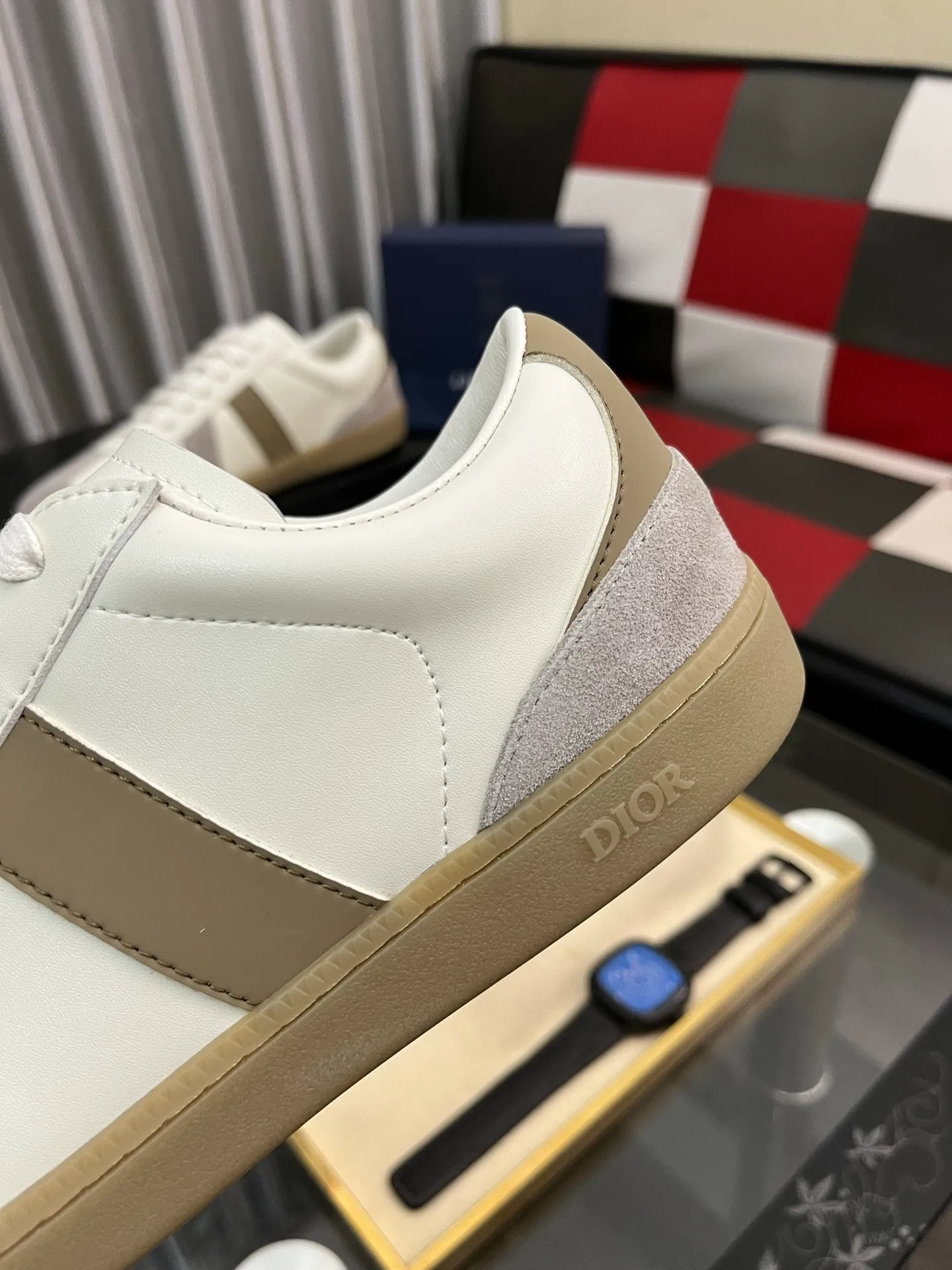 Men's shoes 💰380⌚️⌚️ 【Dior*DIAO】original quality.~ Unique modern style sneakers. 🏃A must-have casual shoe for trendy men😍😍 Original brand imported from Italy, imported original leather, sheep lining (refuses to discolor and grind feet) Sole: Original sole provided by the original factory, French lazy style design ⚠️Fit to the feet, original quality, super comfortable original sole. Code number: 38-448️⃣Colors available